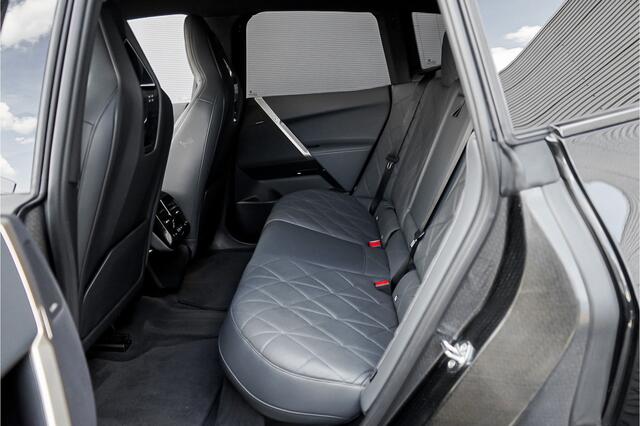 BMW iX xDrive40 High Executive SkyLounge Laser Driving Ass Prof Trekhaak M-Sport