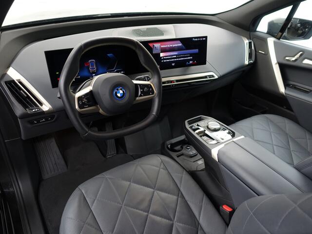 BMW iX xDrive40 Business Edition Plus 77 kWh M Gold Edition- Stoelmassage, Harman Kardon, 3D Camera, Stoelventilatie, Head Up, CoPilot Pack
