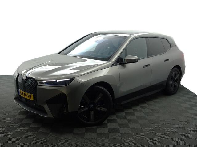 BMW iX xDrive40 Business Edition Plus 77 kWh M Gold Edition- Stoelmassage, Harman Kardon, 3D Camera, Stoelventilatie, Head Up, CoPilot Pack