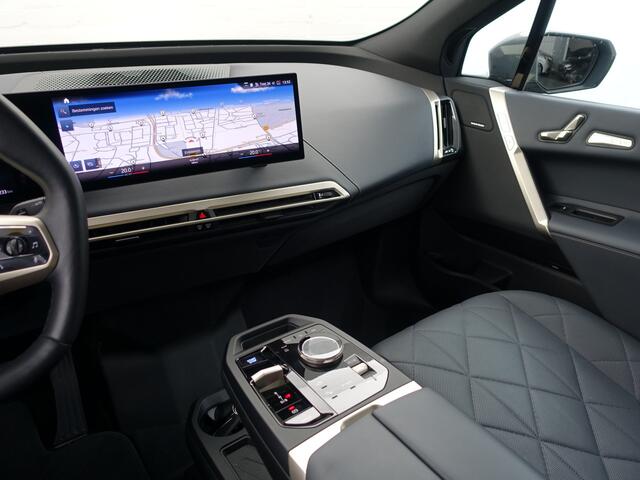 BMW iX xDrive40 Business Edition Plus 77 kWh M Gold Edition- Stoelmassage, Harman Kardon, 3D Camera, Stoelventilatie, Head Up, CoPilot Pack