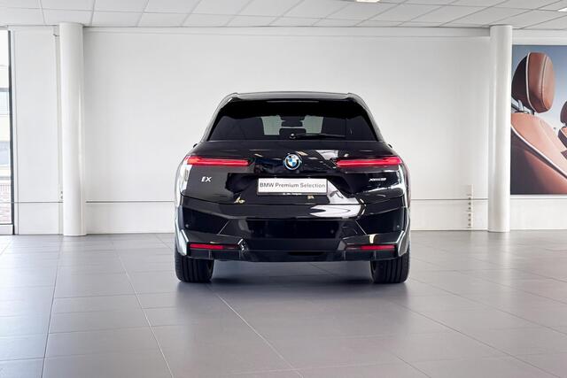 BMW iX xDrive50 High Executive | M Sport | Harman Kardon | Sky Lounge | Trekhaak |
