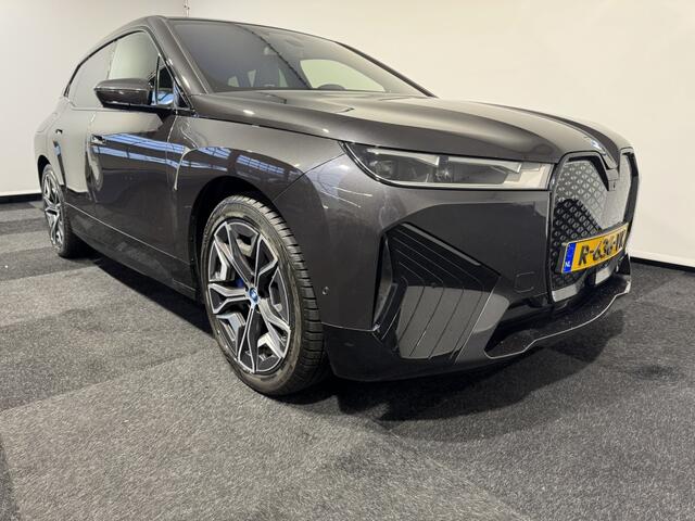 BMW iX xDrive40 High Ex.
