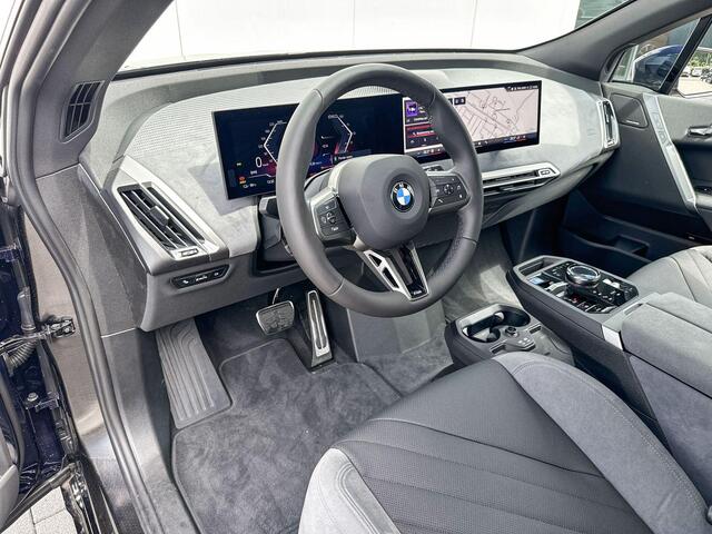 BMW iX xDrive45 101 kWh