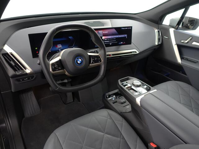 BMW iX xDrive40 M Gold Edition 77 kWh- Harman Kardon, Stoelmassage, Stuur/Stoelverwarming, Head Up, 360 Camera, Ada Cruise