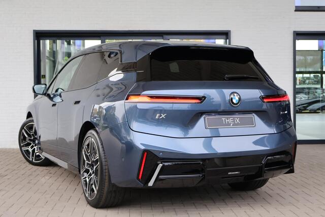 BMW iX xDrive60 | M Sportpakket | Comfort Pack | Innovation Pack