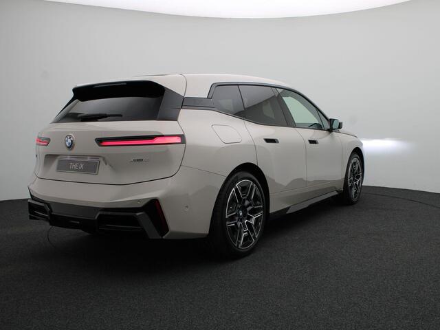 BMW iX xDrive60 | M Sportpakket Pro | Comfort Pack icm M Sportpakket | Innovation Pack
