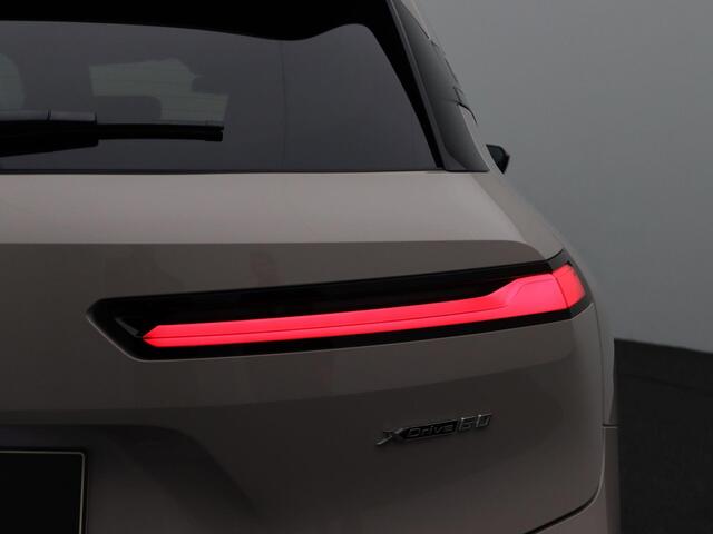 BMW iX xDrive60 | M Sportpakket Pro | Comfort Pack icm M Sportpakket | Innovation Pack