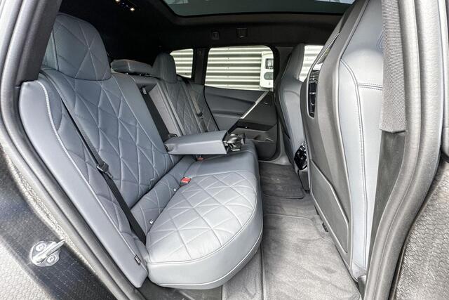 BMW iX xDrive45 101 kWh