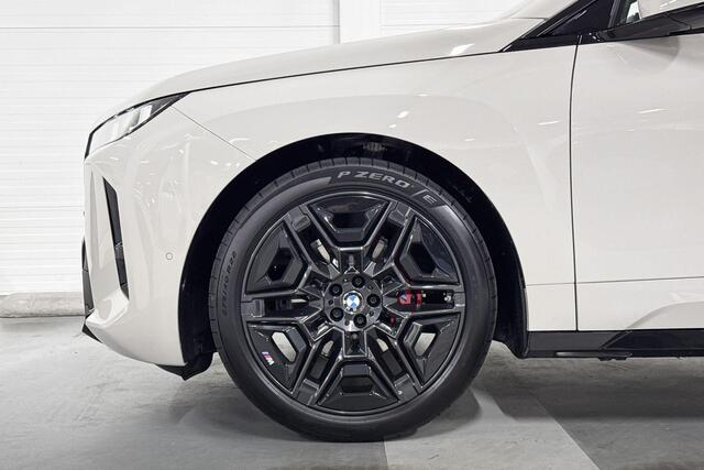 BMW iX xDrive45 101 kWh