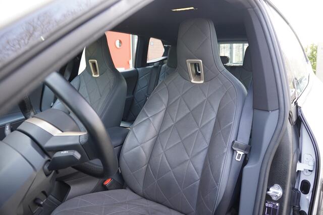 BMW iX xDrive40 High Executive 77 kWh / BTW / Massage / Harman Kardon / Memory Seat / 22' Inch /