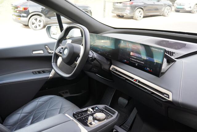 BMW iX xDrive40 High Executive 77 kWh / BTW / Massage / Harman Kardon / Memory Seat / 22' Inch /