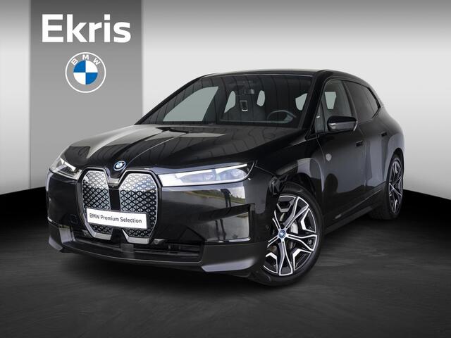 BMW iX xDrive40 | High Executive | Comfort Access | Stoelverwarming | Driving Assistant Professional | Trekhaak