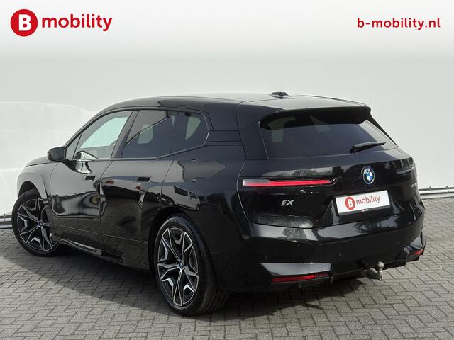 BMW iX xDrive50 High Executive Sportpakket Trekhaak 2500kg | Sportpakket | Harman/Kardon Sound System | Driving Assistant | Parking Assist. Plus | DAB Radio | 360 Camera