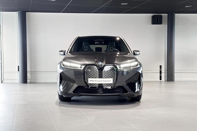 BMW iX xDrive40 High Executive | M Sport | Skylounge | Soft-close | Harman Kardon | Stoelventilatie |