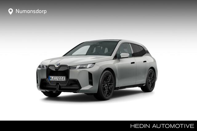 BMW iX xDrive45 | M-Sport Pro | Luchtvering | Soft-Close | Panorama. | Stoelvent. | Driv. + Park. Prof. | Harman/Kardon | Trekhaak | Verlichte grille | Warmte Comf. voor + achter