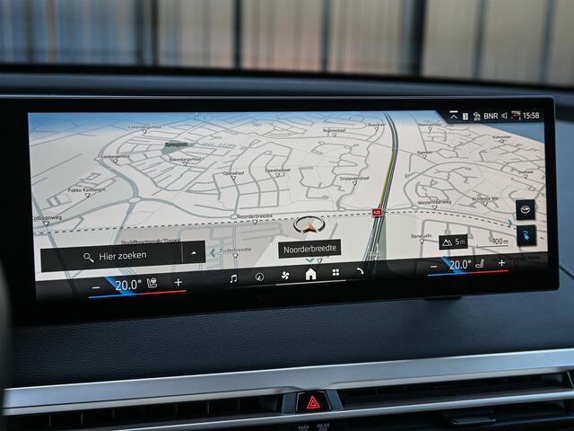 BMW iX xDrive45 101 kWh | NL-auto | Comfort access | Soft close | Iconic glow | Adaptive led | Sky lounge | Driving assistant prof. | Dab+ | Harman/kardon |