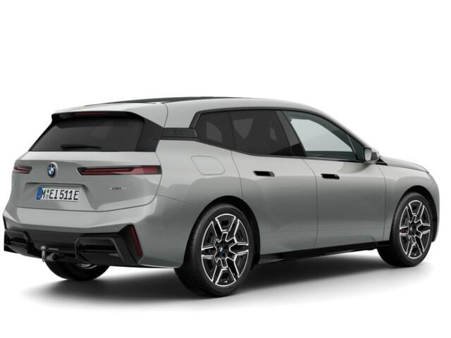 BMW iX xDrive45 101 kWh | M Sportpakket + Pro | Comfort pack | Iconic Glow | Trekhaak
