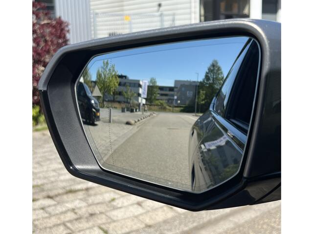 BMW iX xDrive40 High Executive 77 kWh | VOL! | PANORAMADAK | LEDER | HEAD-UP DISPLAY | HARMAN/KARDON | 360 CAMERA | ADAPTIVE CRUISE CONTROL | LMV 21" | CARPLAY/ANDROID | ELKTR. MEMORY STOELEN | NAVI | STOEL/STUURVERWARMING & VERKOELING | ACHTERBANK VERWARMD