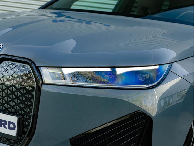 BMW iX xDrive50 - 112kWh - Sport Pakket - Pano - Driving Ass Prof - Head-up