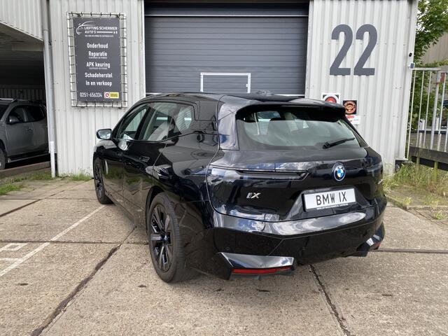 BMW iX xDrive40 Bsn Ed.