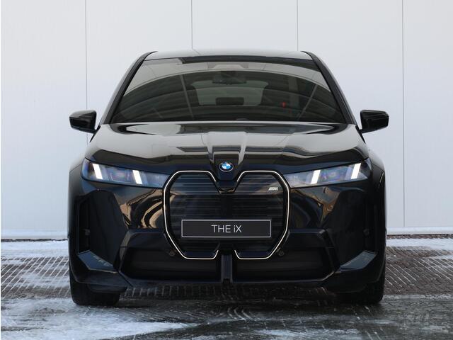 BMW iX xDrive M70 | Comfort Pack | Innovation Pack | Klasse 5 Alarm |