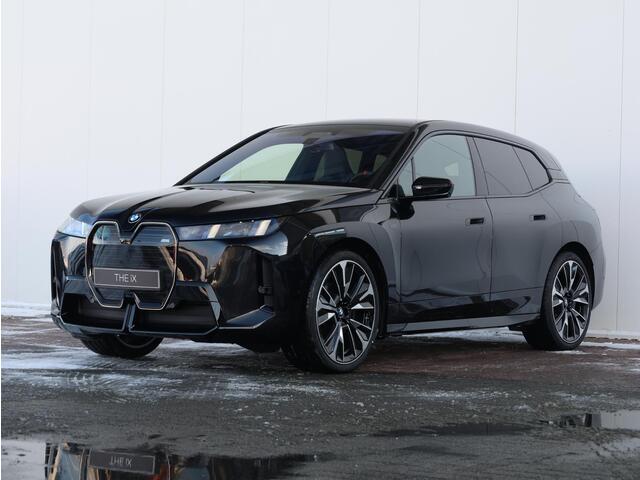 BMW iX xDrive M70 | Comfort Pack | Innovation Pack | Klasse 5 Alarm |