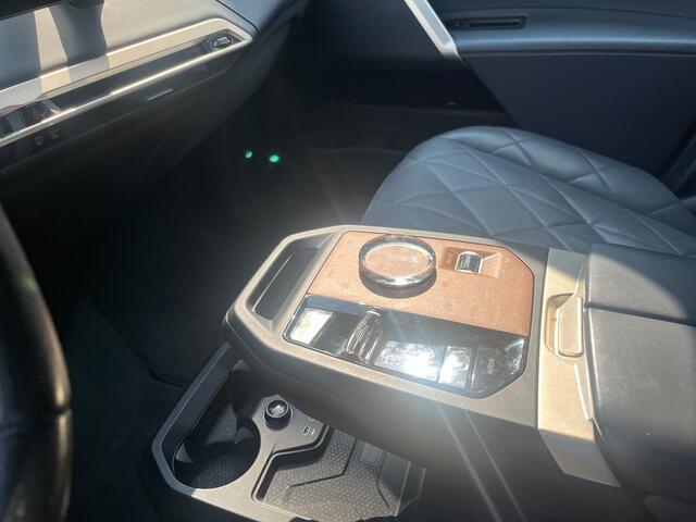 BMW iX xDrive40 | 22" | Laserlight | CoPilot | Pano Sky Lounge | Harman Kardon | Trekhaak