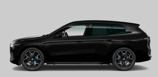 BMW iX xDrive50 High Executive 112 kWh Sportpakket - Trekhaak - Panoramadak - Driving/Parking Assistant Professional - Multifunctionele stoelen - Stoelventilatie - Soft close - BMW Laserlight - Comfort Access -