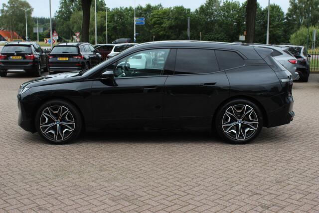 BMW iX xDrive40 High Exe. M Sport 77 kWh / SoH 97,1% / 360Camera / Head-up / Keyless / Softclose / 20'' / ACC / Laser LED / Navigatie / Stoelverwarming+Stuurverwarming / Stoelventilaite