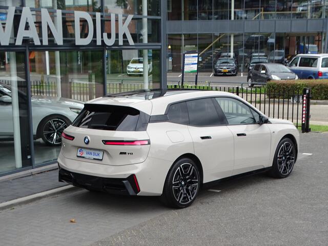 BMW iX xDrive M70 Pano Soft-Close Bowers & Wilkins Innovatiespakket Warmtecomfortpakket 22''LM Velgen