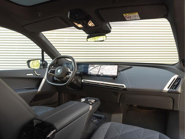 BMW iX xDrive50 - Luchtvering - Integral Active Steering - Driving Ass Prof - Pano