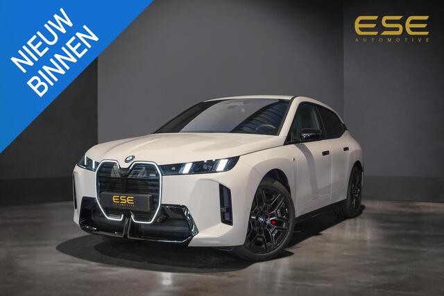 BMW iX xDrive M70 112 kWh | Suite Amido | Snelwegassistent* | 22 kW | 22'' 1027M | Harman/kardon
