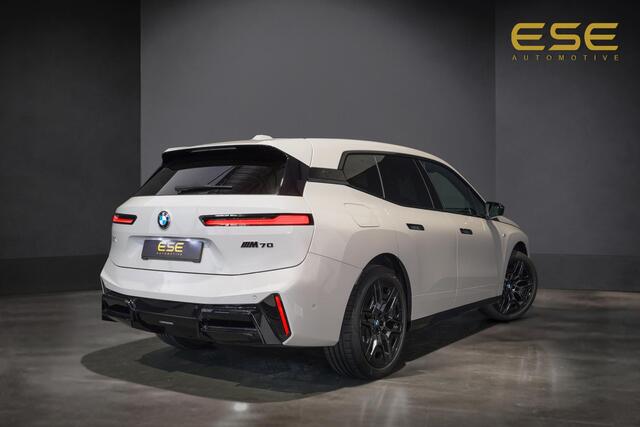 BMW iX xDrive M70 112 kWh | Suite Amido | Snelwegassistent* | 22 kW | 22'' 1027M | Harman/kardon