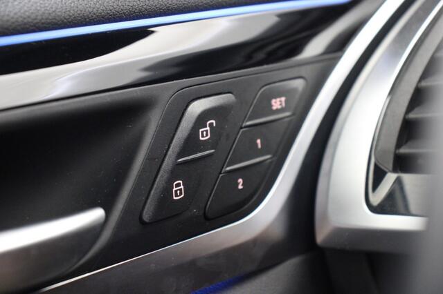 BMW iX Executive 80 kWh - Carplay, Panorama, Camera, Leer, Memory, Stoelverw. SOH 98,2%