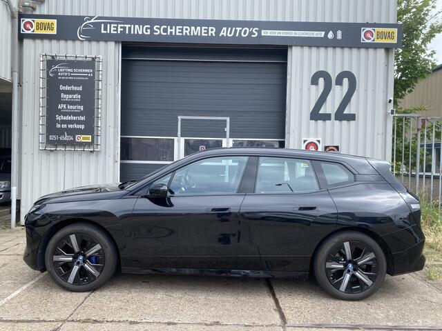 BMW iX xDrive40 Executive