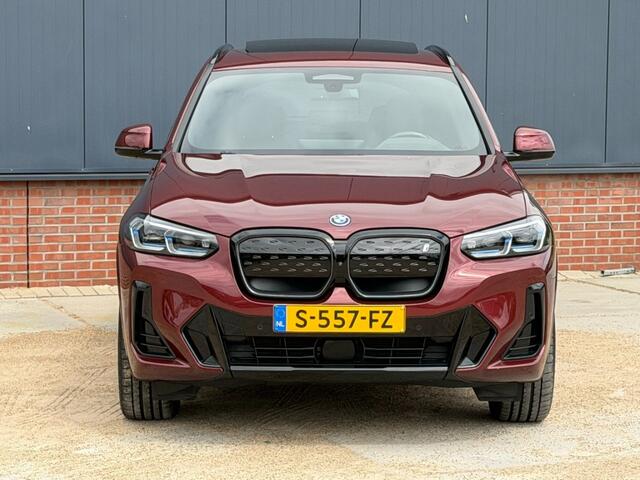 BMW iX High Executive 80 kWh M-Sport Pano / HUD / Harman Kardon