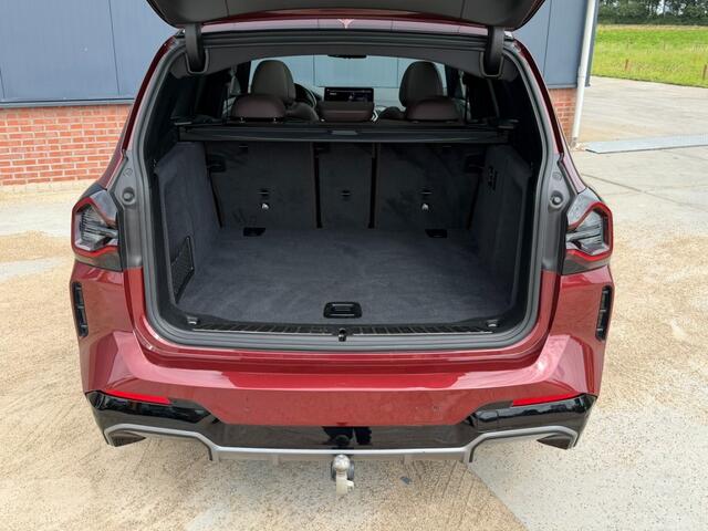 BMW iX High Executive 80 kWh M-Sport Pano / HUD / Harman Kardon