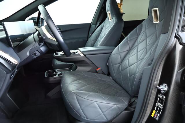 BMW iX xDrive40 M-Sport SKY Edition 77 kWh / Panorama / HarmanKardon / 3D Camera / Trekhaak