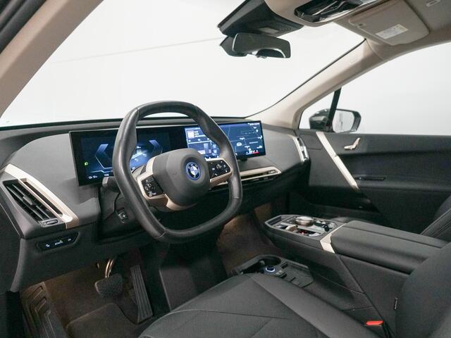 BMW iX xDrive40 77 kWh Sportpakket | Head Up | Camera