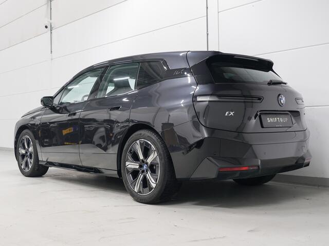 BMW iX xDrive40 77 kWh Sportpakket | Head Up | Camera