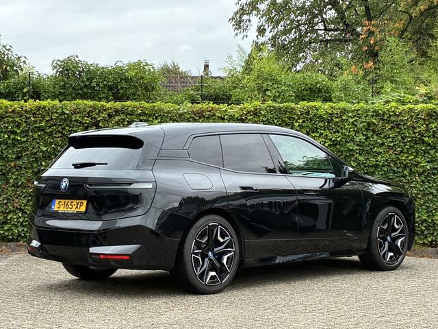 BMW iX xDrive40 | Sportpakket | 22'' | CoPilot | Harman/Kardon | Comfort Access | Laser