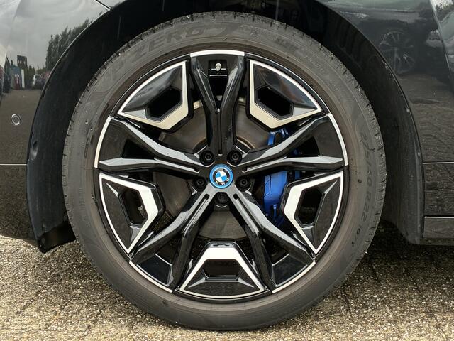 BMW iX xDrive40 | Sportpakket | 22'' | CoPilot | Harman/Kardon | Comfort Access | Laser