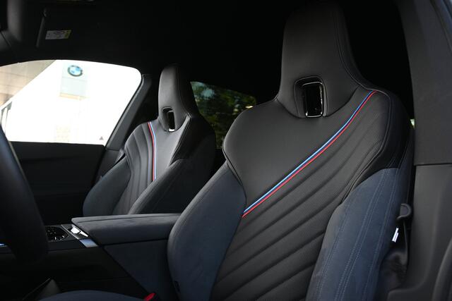 BMW iX xDrive45 M Sport / M Multifunctionele Stoelen / Parking Assistant Professional / Comfort Access / Adaptieve LED / Stoelventilatie