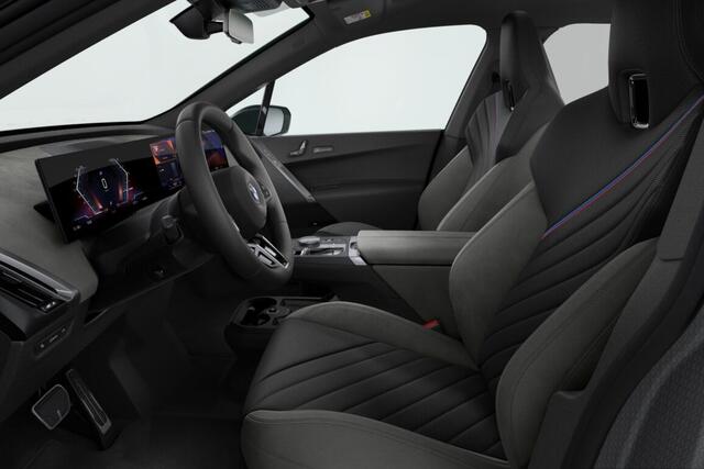 BMW iX xDrive45 101 kWh | M Sportpakket Pro | Trekhaak