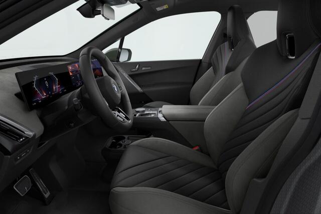 BMW iX xDrive45 101 kWh | M Sportpakket Pro | Trekhaak