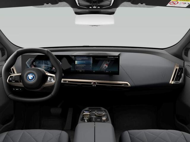 BMW iX xDrive40 Skylounge | CoPilot | Elektr. Trekhaak | Harman Kardon
