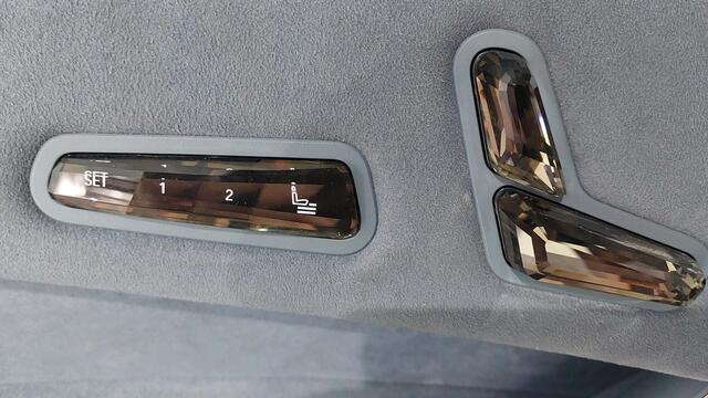 BMW iX xDrive40 Executive 77 kWh | 21" | Laserlight | Driving Assistant Professional | Harman Kardon | SoftClose | 12.000 km!!