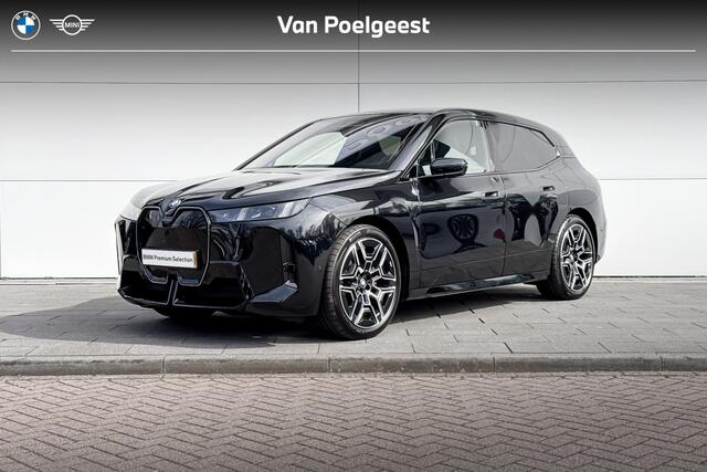 BMW iX xDrive60 112 kWh | M-Sport PRO | Innovation Pack | Integral Active Steering | Luchtvering |