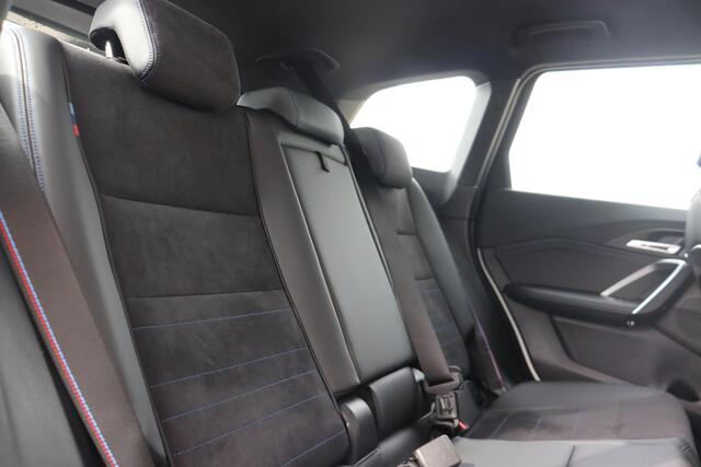 BMW iX1 eDrive20 67 kWh M-Sportpakket Premium Pack / Harman Kardon / M-sport Pro / Stoelverwarming / 19'' /