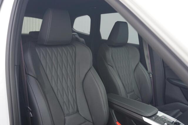 BMW iX1 eDrive20 M Sport Pro Panorama Dak / Harman Kardon / Comfort Acces / Trekhaak